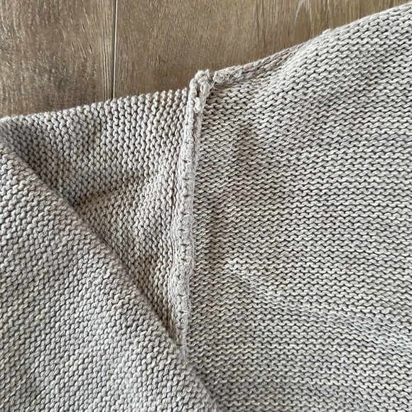 Beige cropped UO sweater - Picture 4 of 4